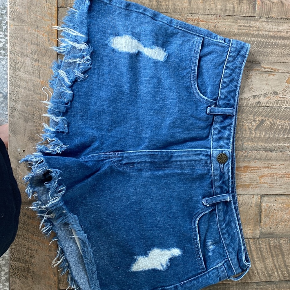 NWT Show Me Your Mumu Houston Jean Shorts Size 32 - Picture 7 of 10